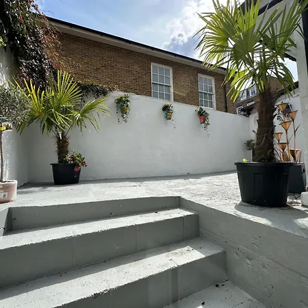 Appartement Stylish Garden-Level Flat In Chiswick à Londres Extérieur photo